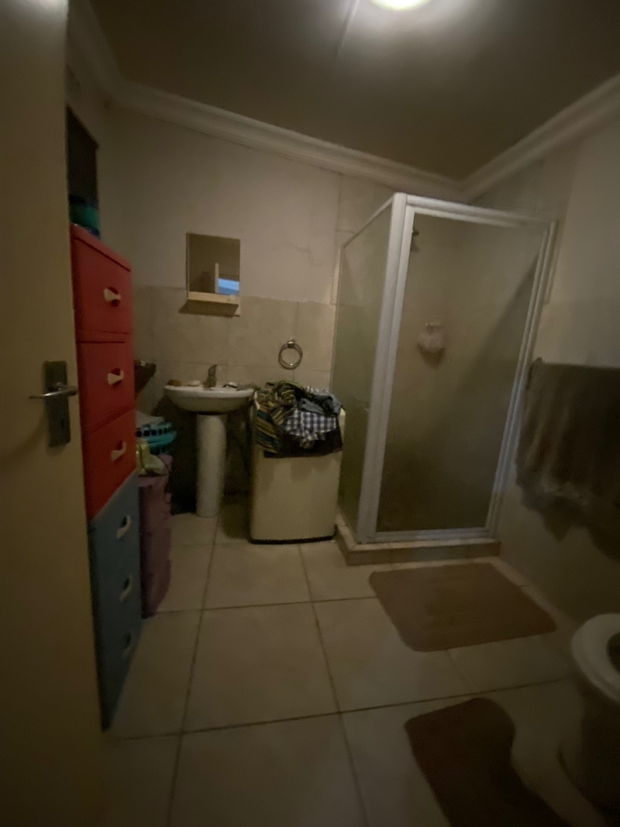  Bedroom Property for Sale in Selection Park Gauteng