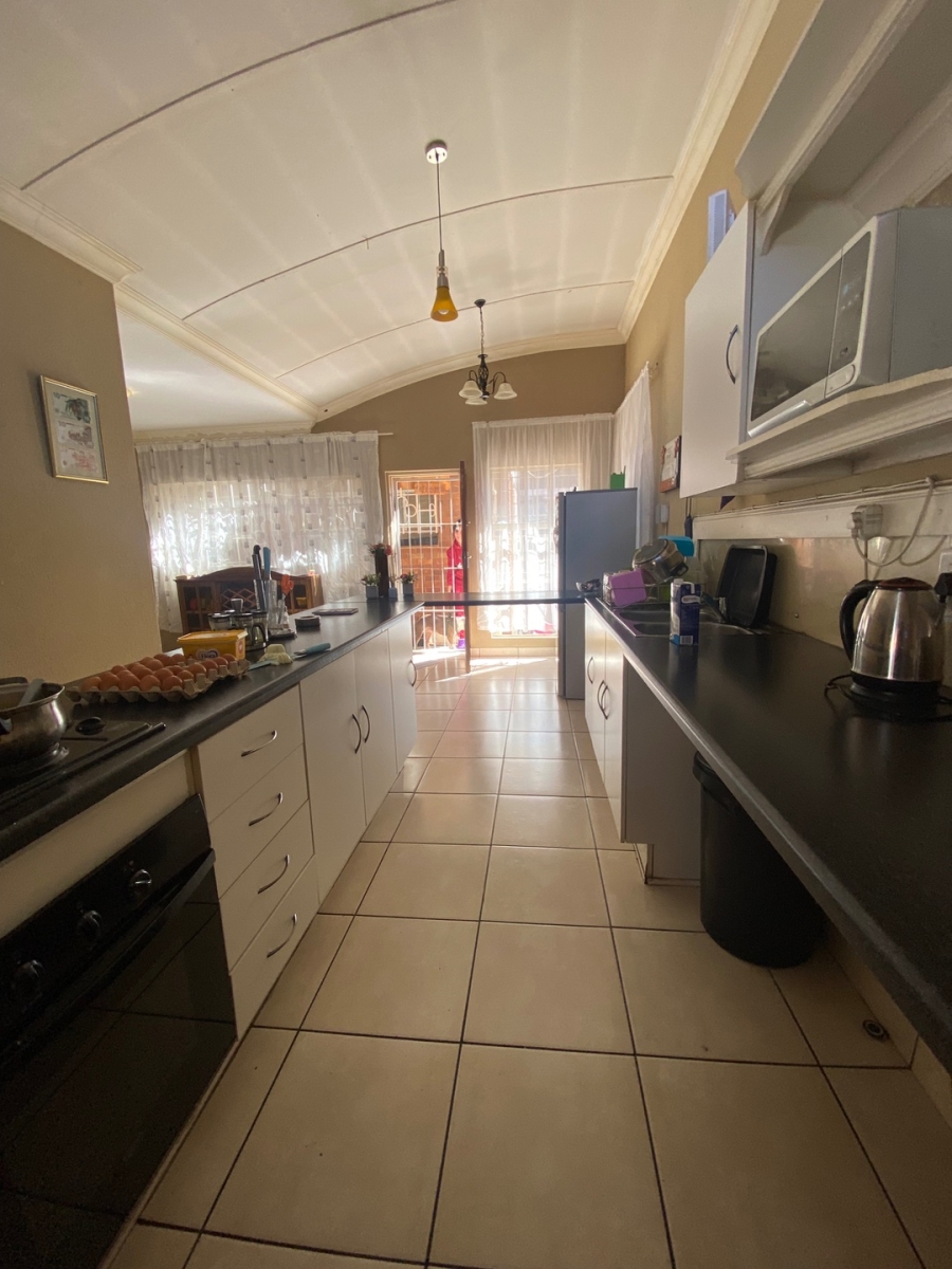  Bedroom Property for Sale in Selection Park Gauteng