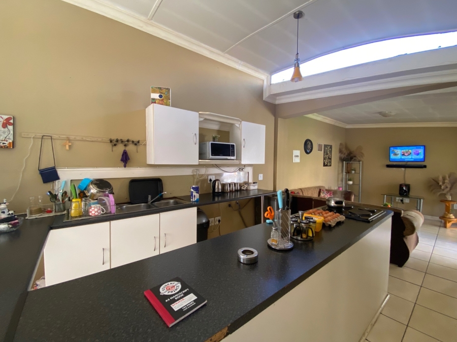  Bedroom Property for Sale in Selection Park Gauteng