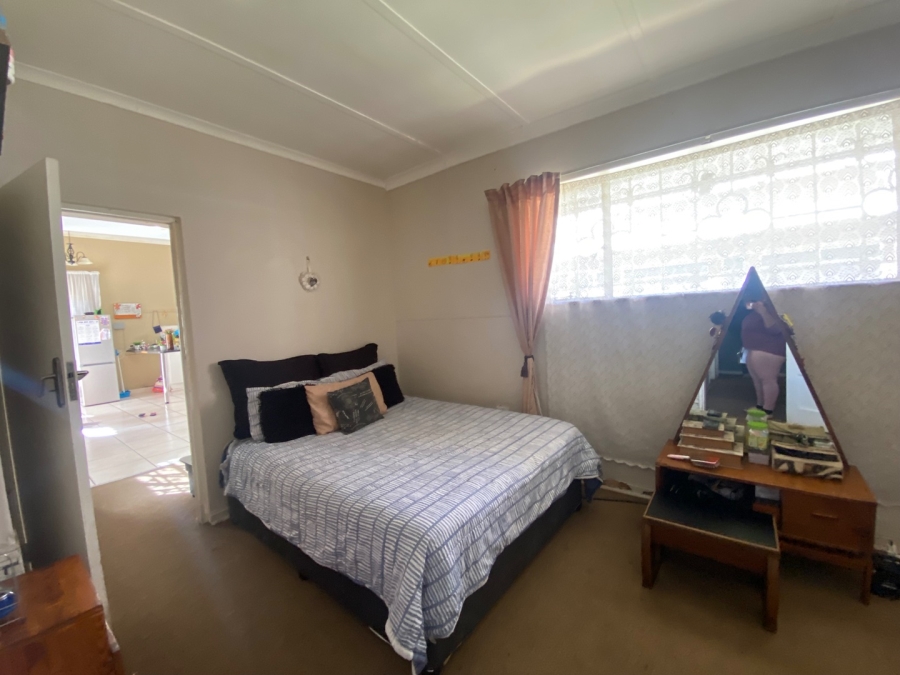  Bedroom Property for Sale in Selection Park Gauteng
