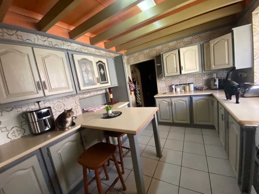  Bedroom Property for Sale in Selection Park Gauteng