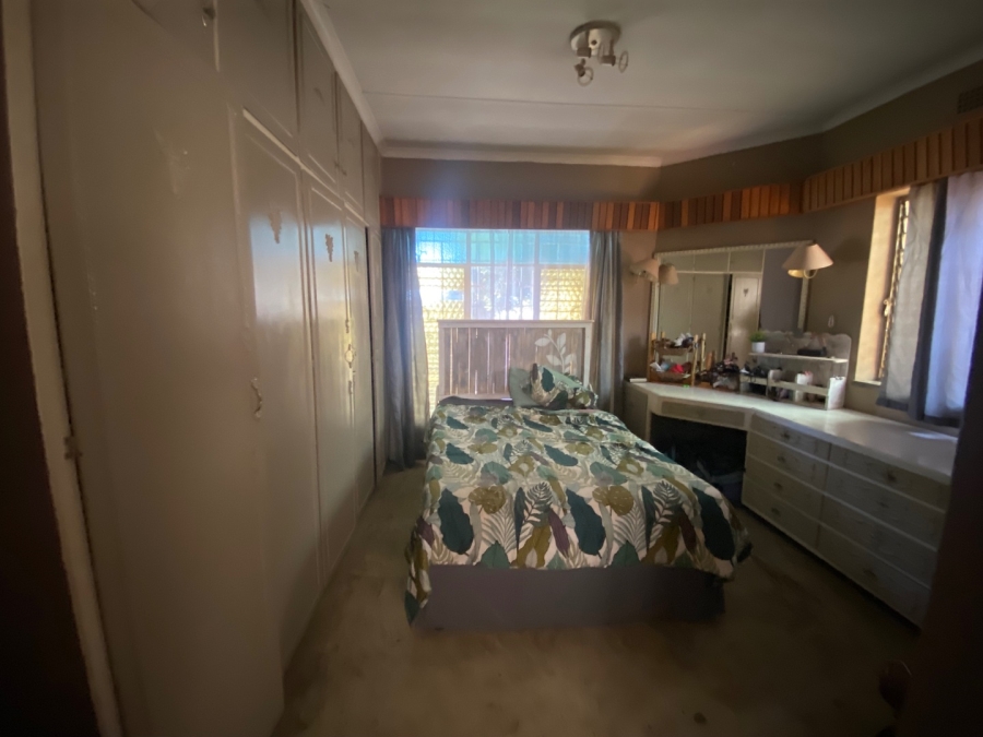  Bedroom Property for Sale in Selection Park Gauteng