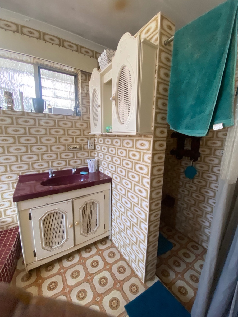  Bedroom Property for Sale in Selection Park Gauteng