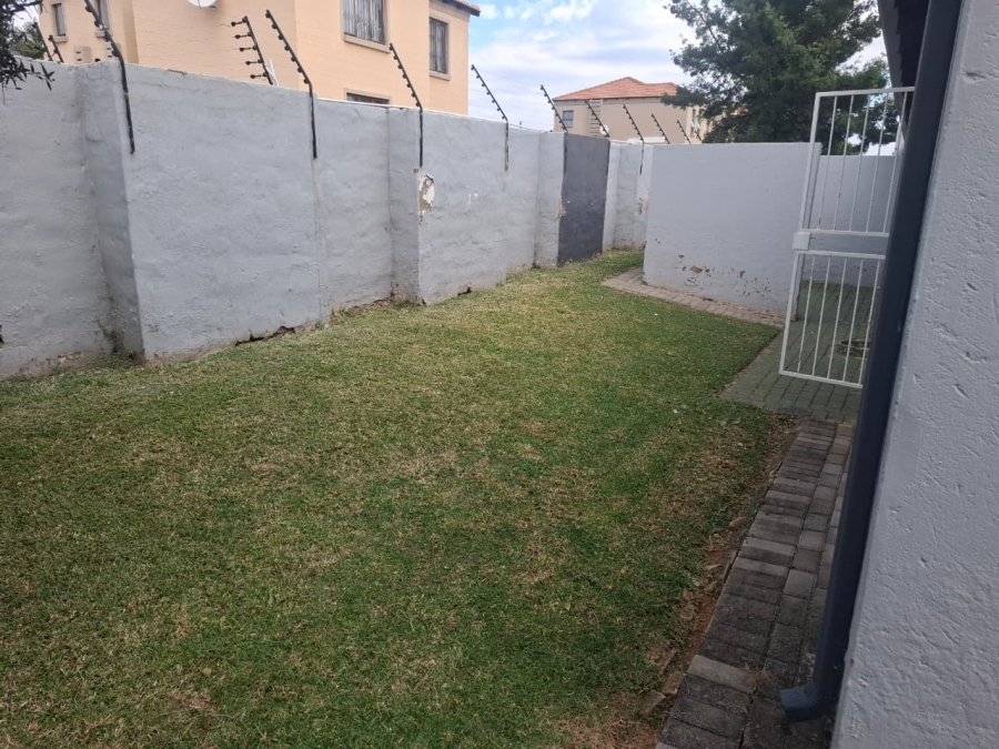 To Let 2 Bedroom Property for Rent in Amandasig Gauteng
