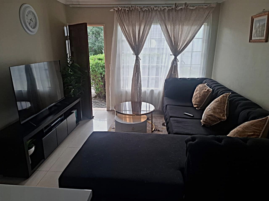 To Let 2 Bedroom Property for Rent in Amandasig Gauteng