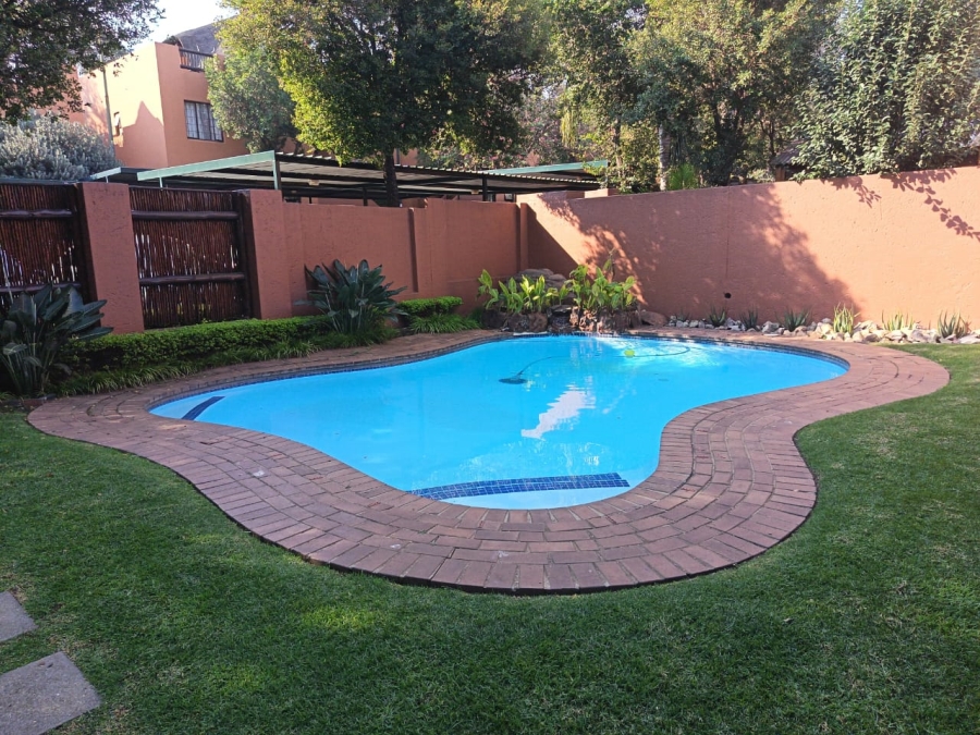 2 Bedroom Property for Sale in Sunninghill Gauteng