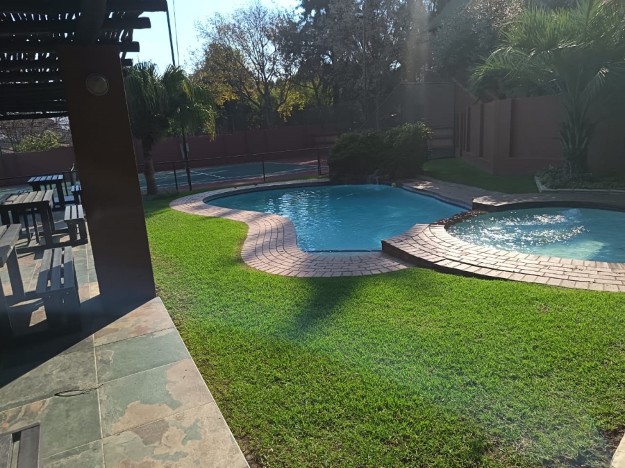 2 Bedroom Property for Sale in Sunninghill Gauteng