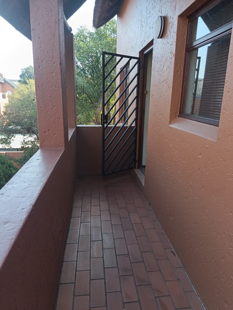2 Bedroom Property for Sale in Sunninghill Gauteng