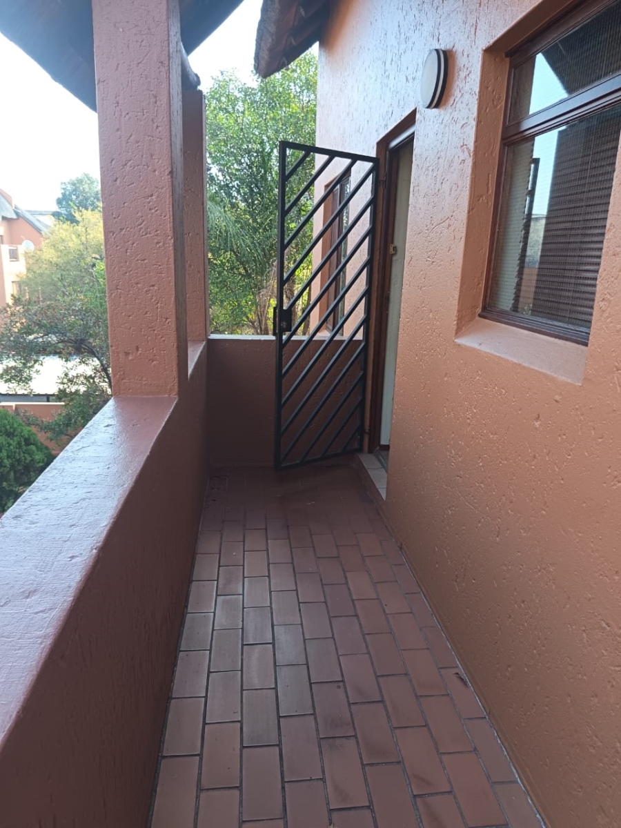 2 Bedroom Property for Sale in Sunninghill Gauteng