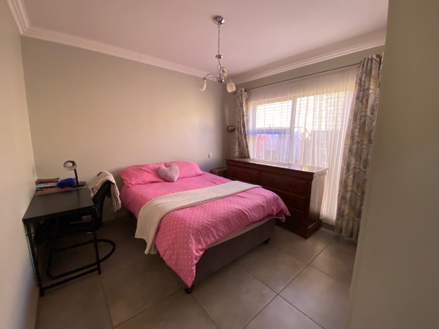  Bedroom Property for Sale in Dayanglen Gauteng