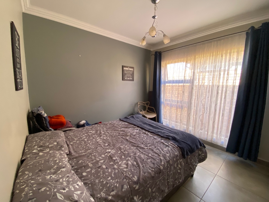 Bedroom Property for Sale in Dayanglen Gauteng