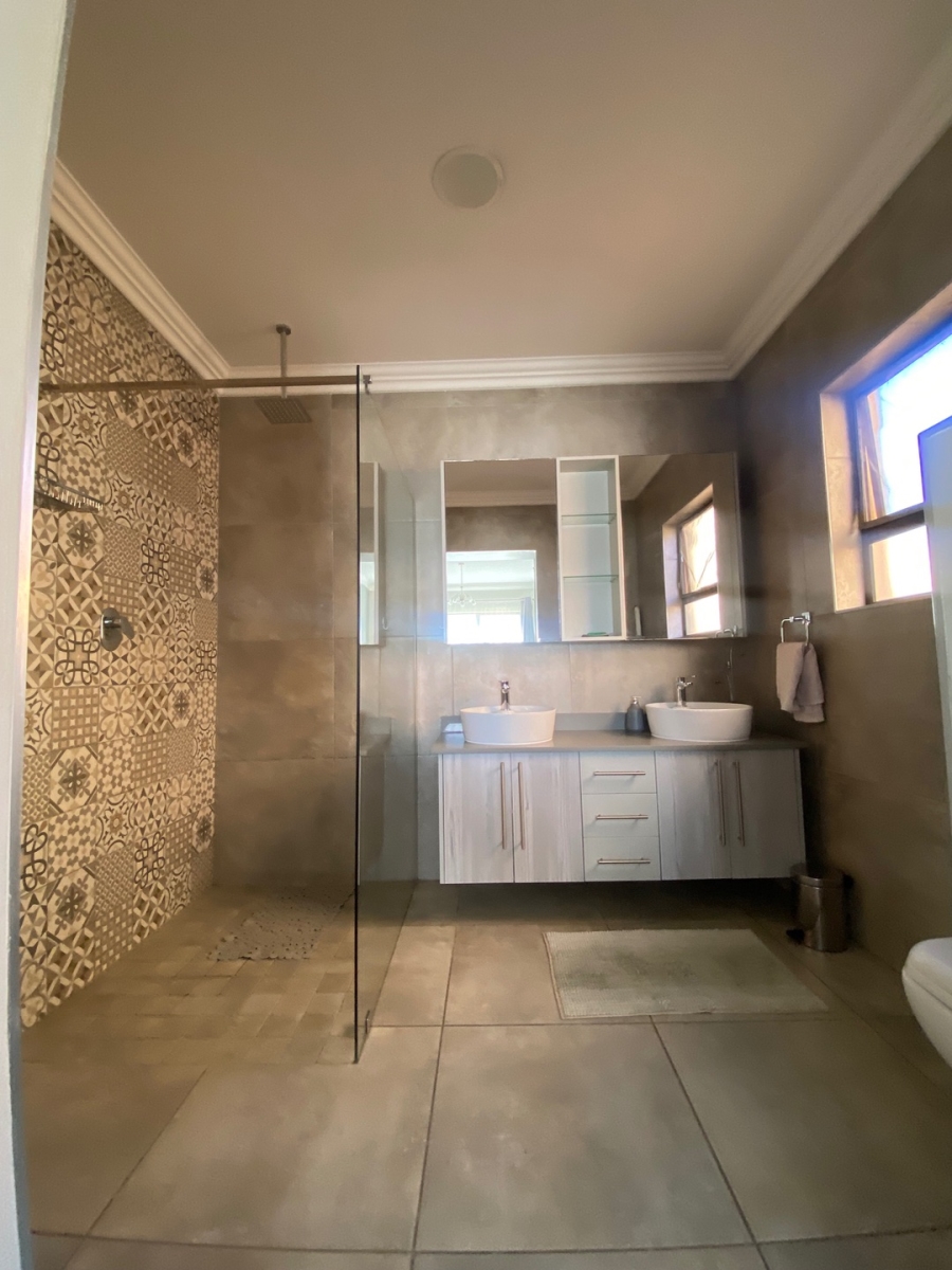  Bedroom Property for Sale in Dayanglen Gauteng