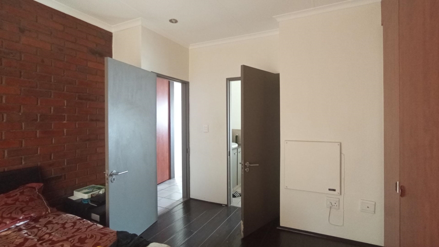 2 Bedroom Property for Sale in Midridge Park Gauteng