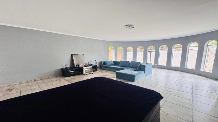 5 Bedroom Property for Sale in President Park Gauteng