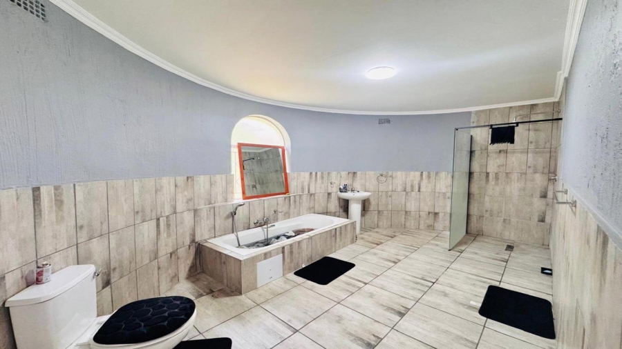 5 Bedroom Property for Sale in President Park Gauteng