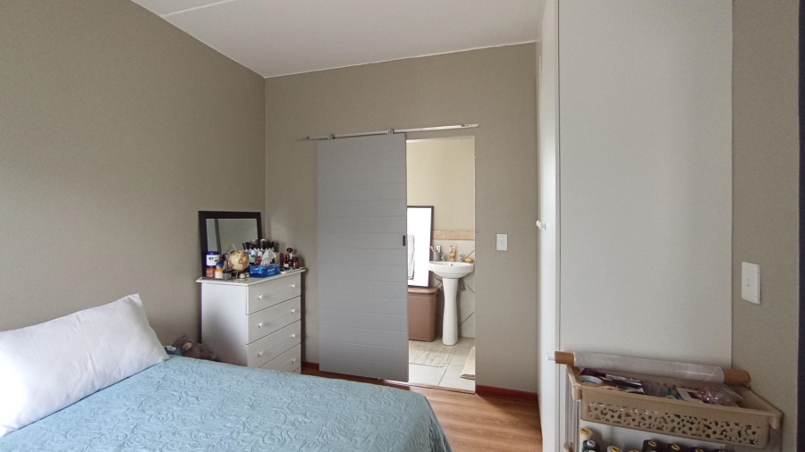 1 Bedroom Property for Sale in Glen Austin Gauteng