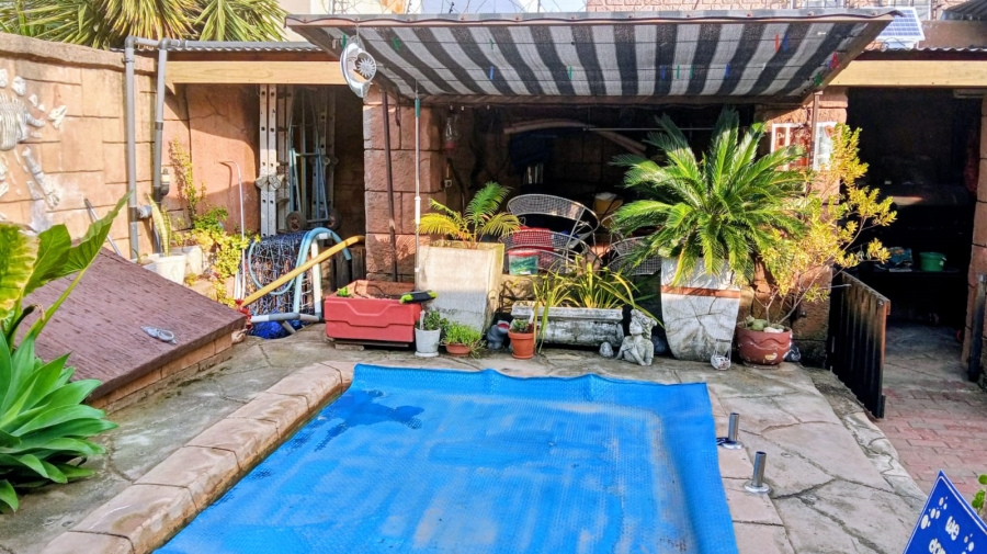  Bedroom Property for Sale in Krugersdorp West Gauteng