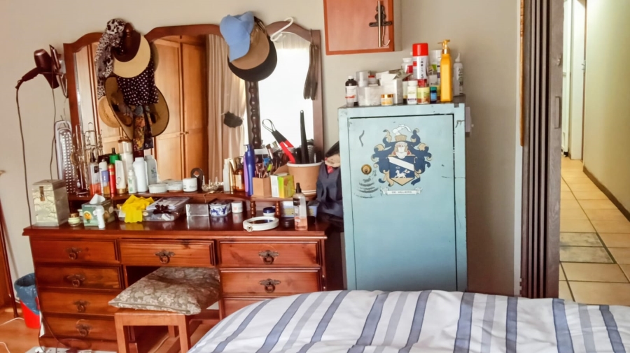 Bedroom Property for Sale in Krugersdorp West Gauteng
