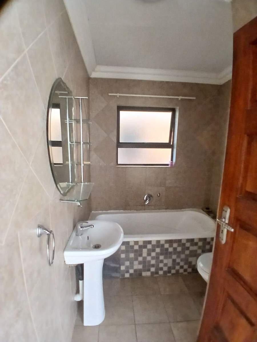 2 Bedroom Property for Sale in Florida Park Gauteng