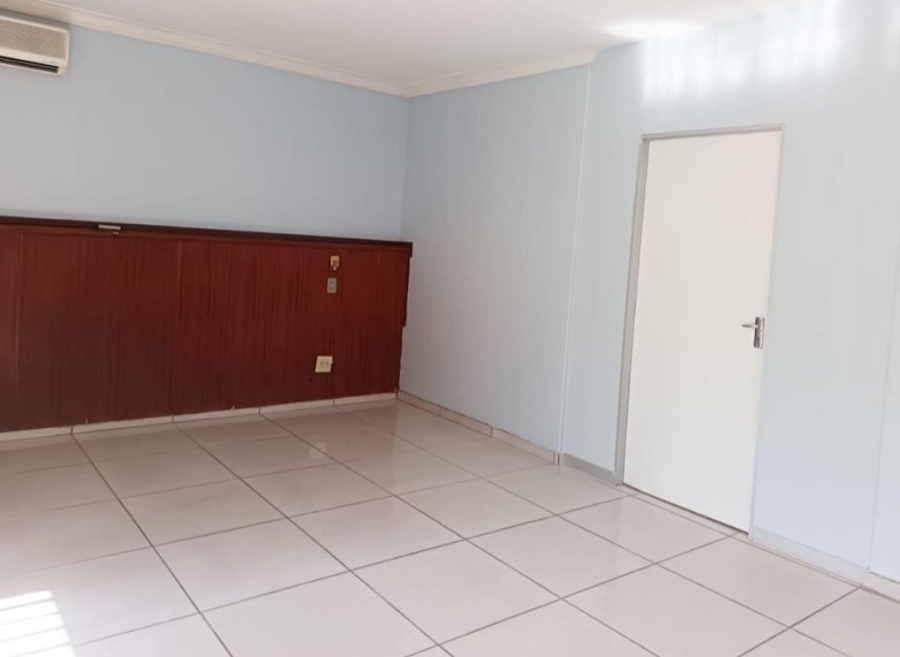 To Let Commercial Property for Rent in Lynnwood Glen Gauteng