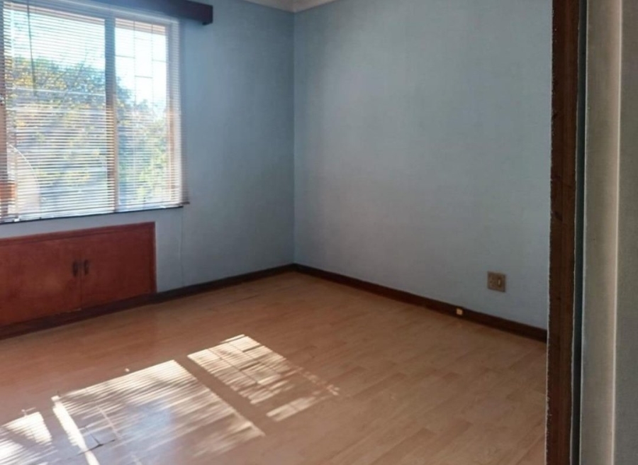 To Let Commercial Property for Rent in Lynnwood Glen Gauteng