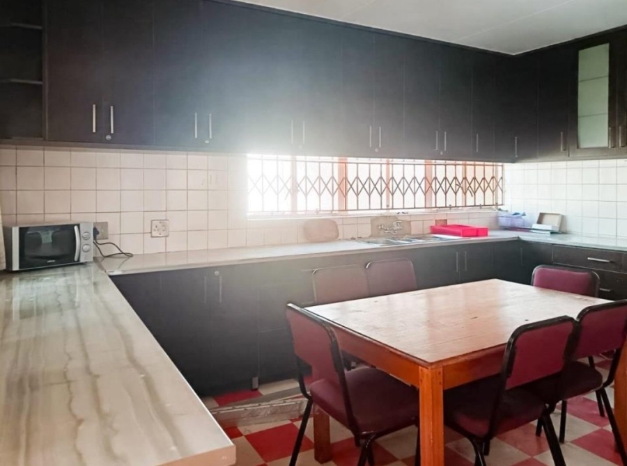 To Let Commercial Property for Rent in Lynnwood Glen Gauteng