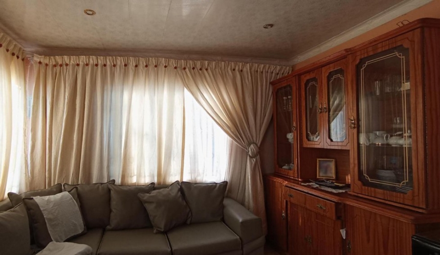 2 Bedroom Property for Sale in Soshanguve FF Gauteng