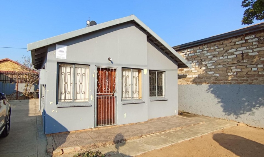 2 Bedroom Property for Sale in Soshanguve FF Gauteng