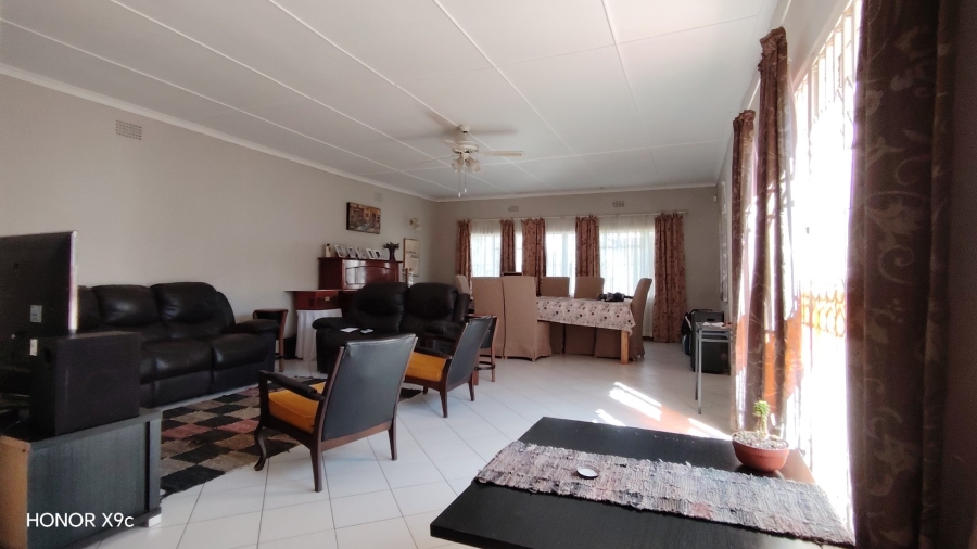  Bedroom Property for Sale in Nelsonia Gauteng