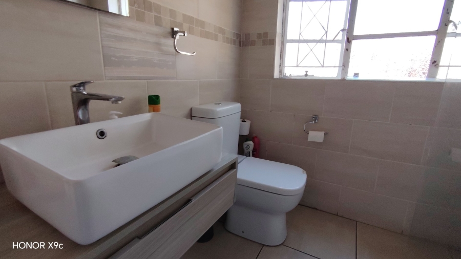 Bedroom Property for Sale in Nelsonia Gauteng