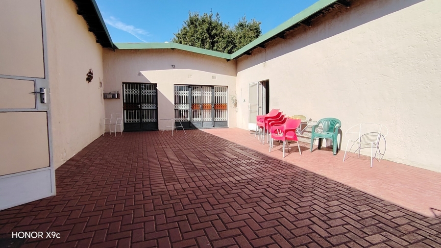  Bedroom Property for Sale in Nelsonia Gauteng