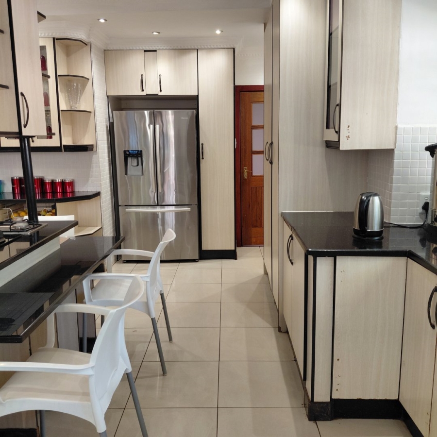 To Let 5 Bedroom Property for Rent in Waterkloof Gauteng