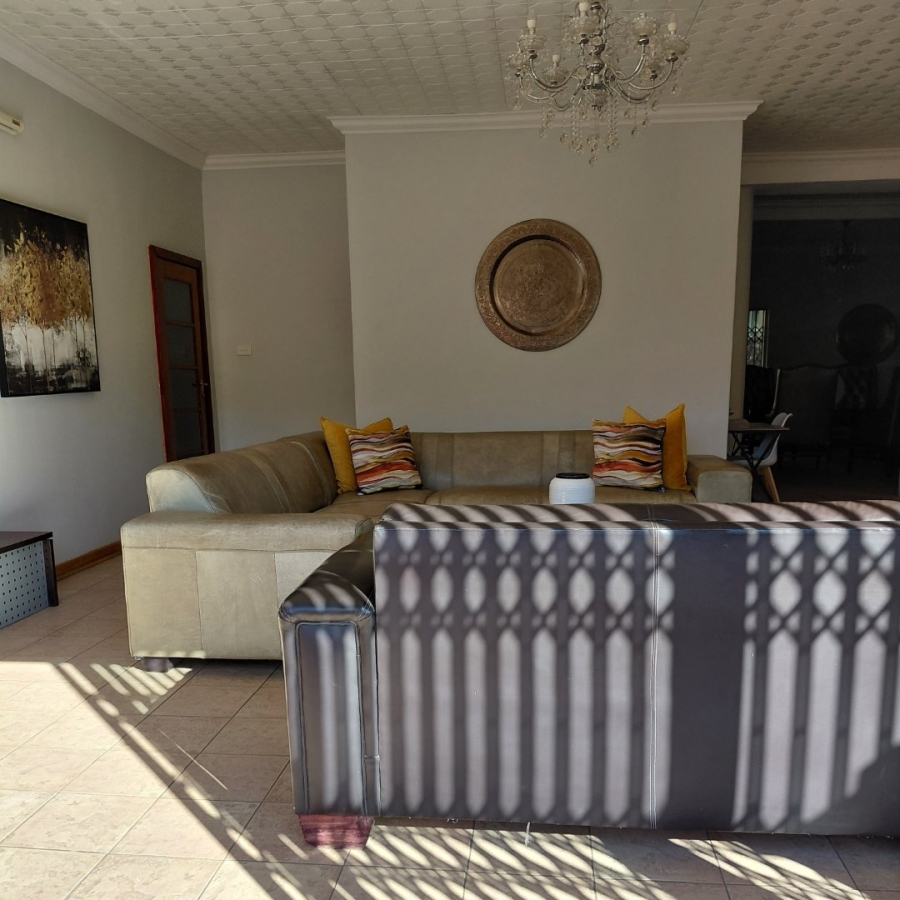 To Let 5 Bedroom Property for Rent in Waterkloof Gauteng