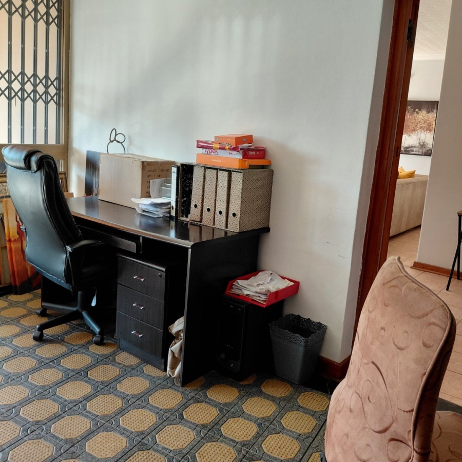 To Let 5 Bedroom Property for Rent in Waterkloof Gauteng