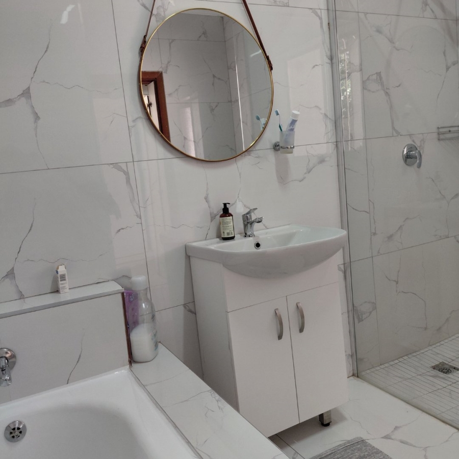 To Let 5 Bedroom Property for Rent in Waterkloof Gauteng