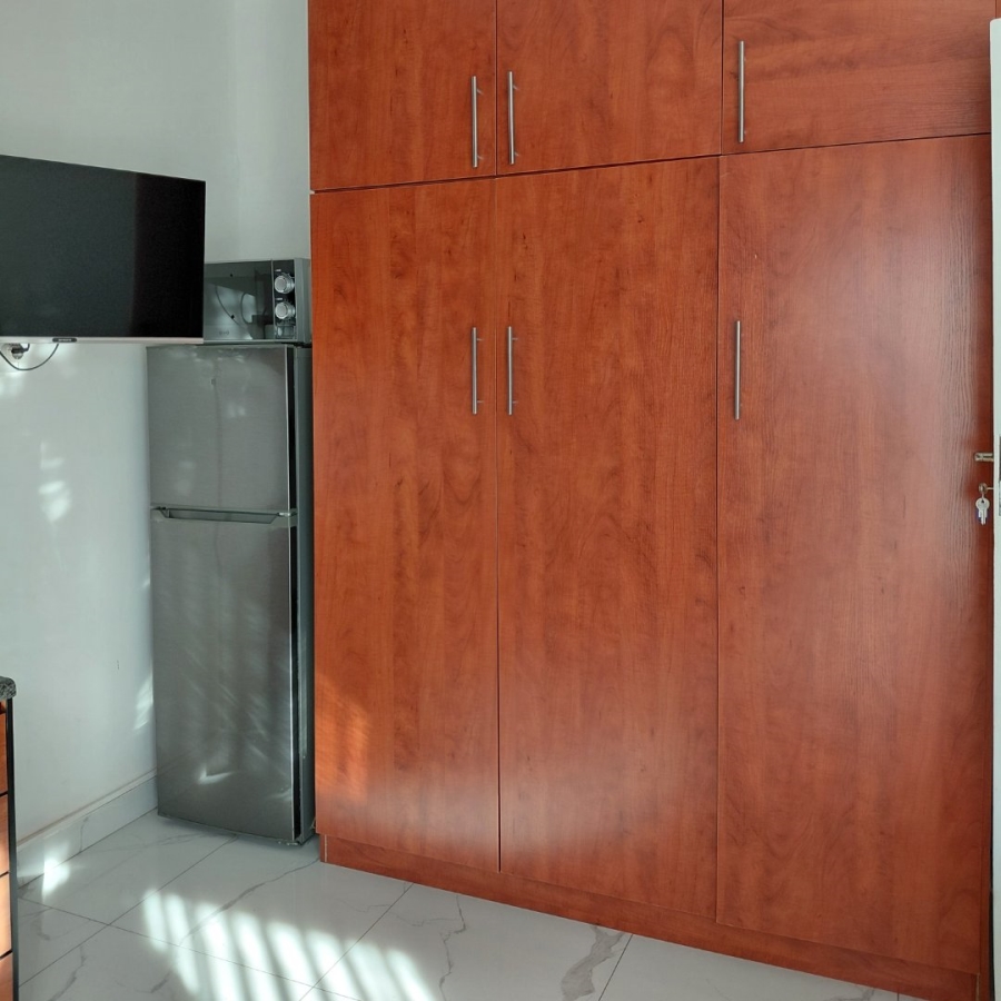 To Let 5 Bedroom Property for Rent in Waterkloof Gauteng