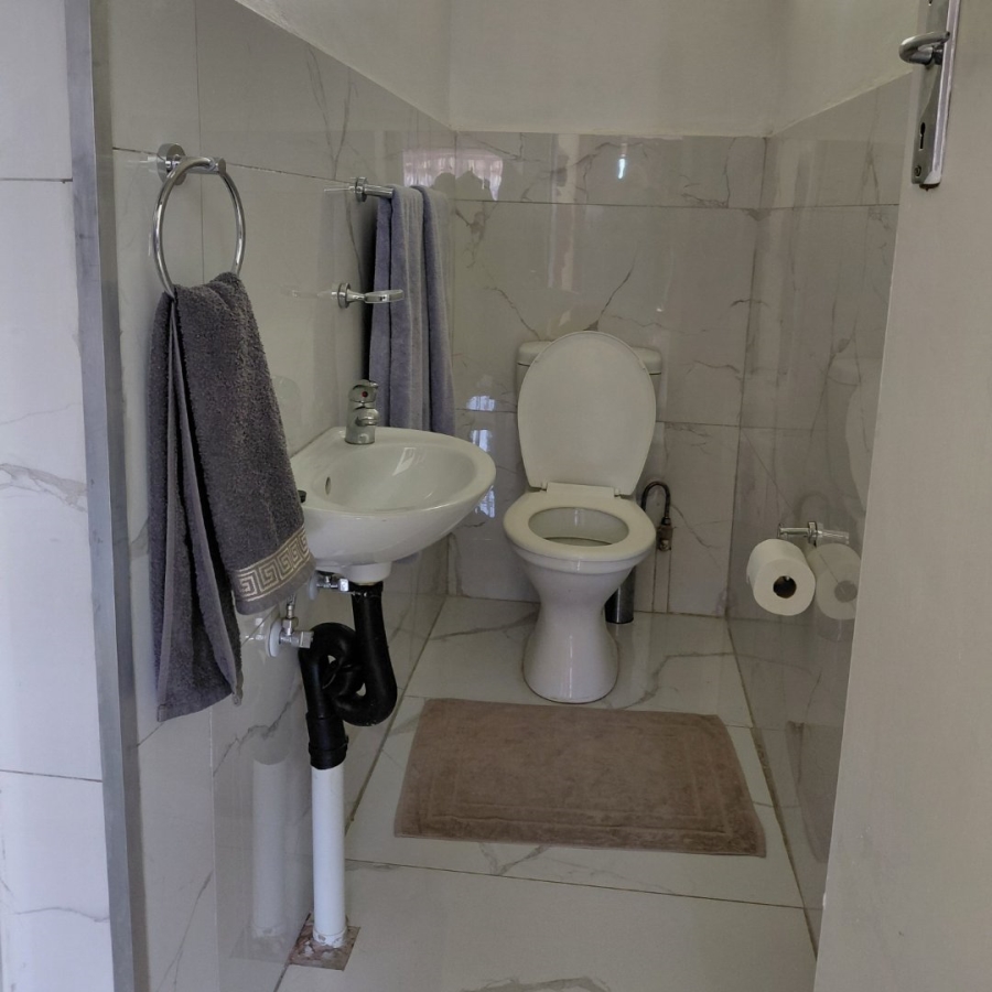 To Let 5 Bedroom Property for Rent in Waterkloof Gauteng