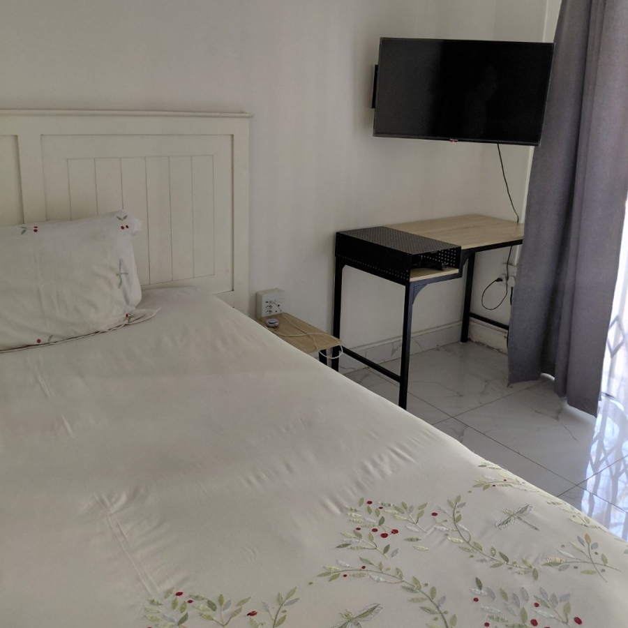 To Let 5 Bedroom Property for Rent in Waterkloof Gauteng