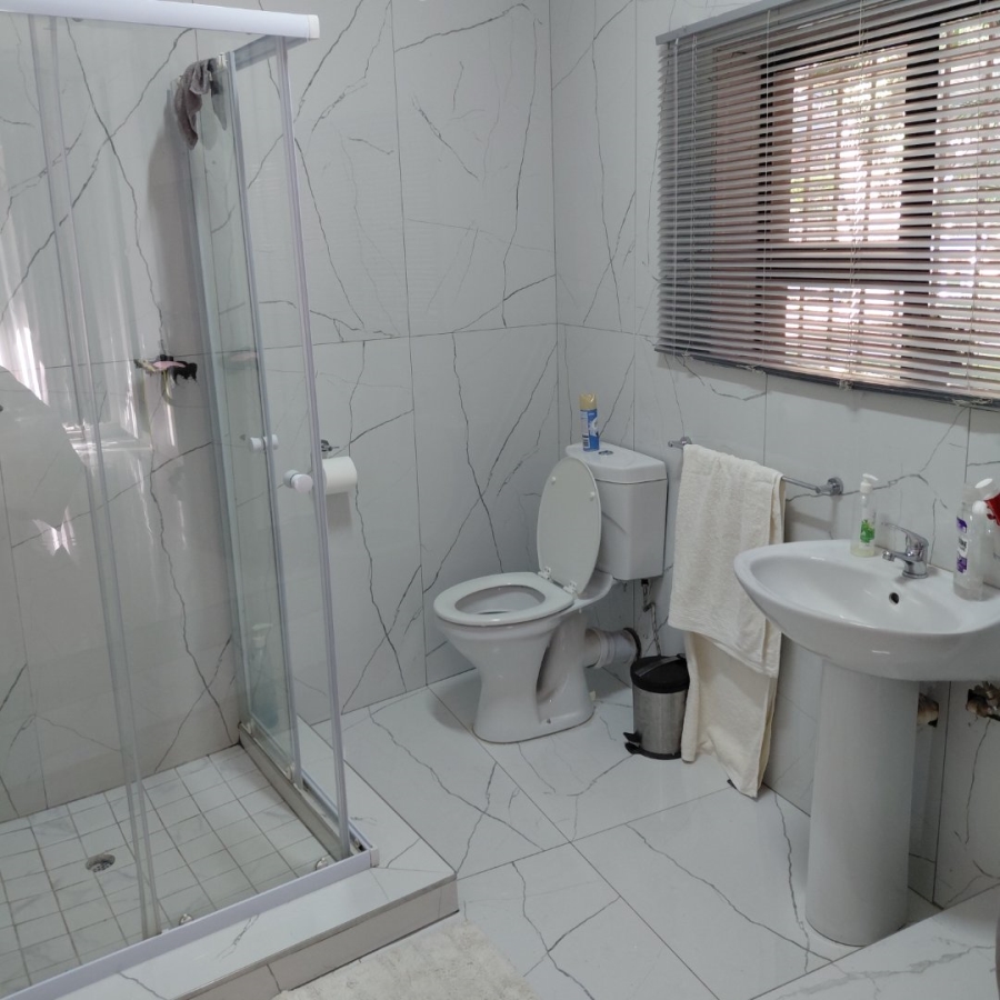To Let 5 Bedroom Property for Rent in Waterkloof Gauteng