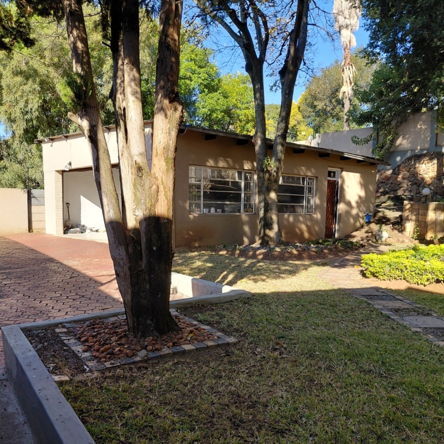 To Let 5 Bedroom Property for Rent in Waterkloof Gauteng