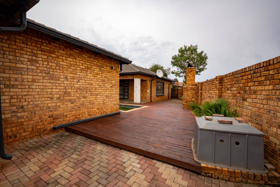 4 Bedroom Property for Sale in Chantelle Gauteng