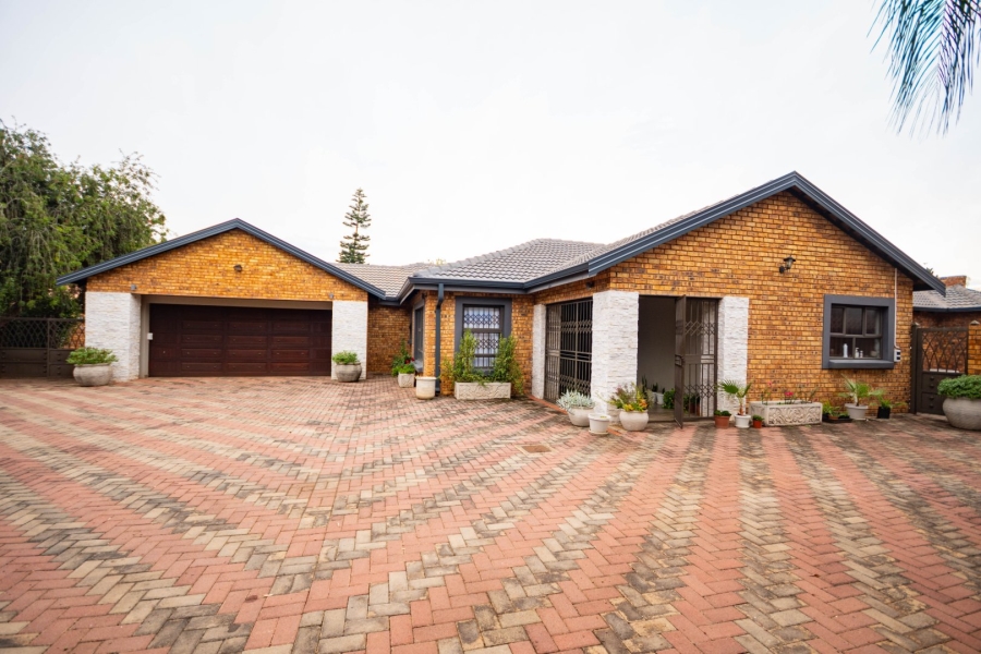 4 Bedroom Property for Sale in Chantelle Gauteng