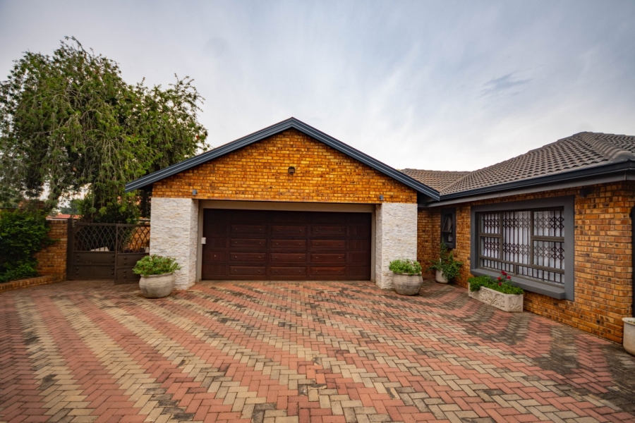 4 Bedroom Property for Sale in Chantelle Gauteng