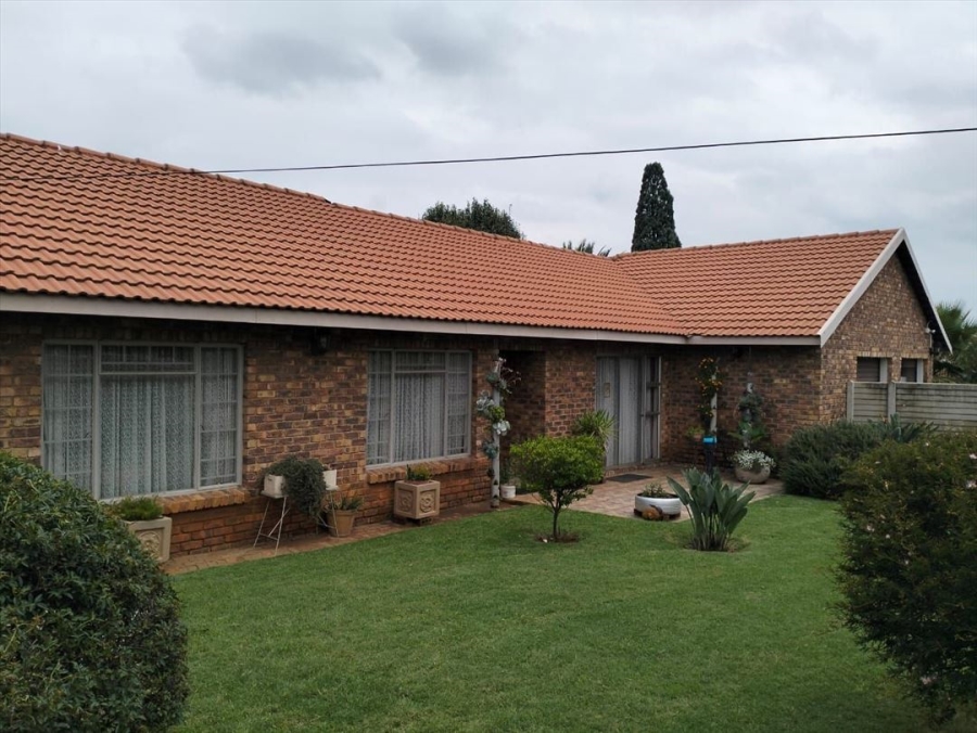 7 Bedroom Property for Sale in Elspark Gauteng