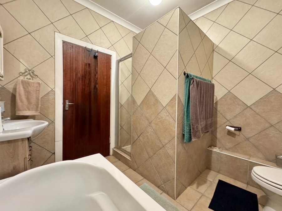 4 Bedroom Property for Sale in Lyttelton Manor Gauteng