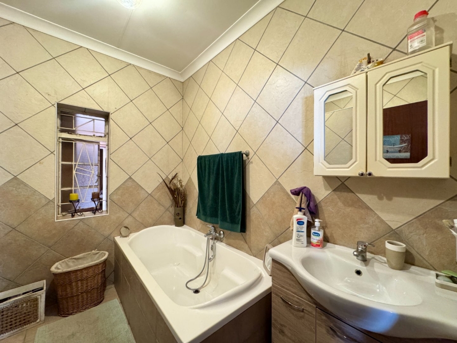 4 Bedroom Property for Sale in Lyttelton Manor Gauteng