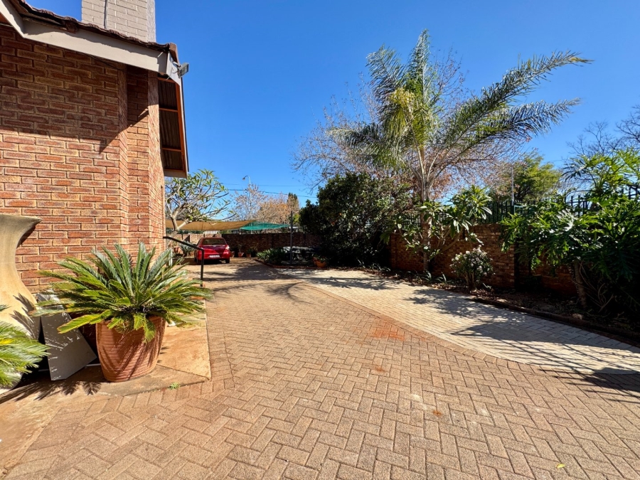 4 Bedroom Property for Sale in Lyttelton Manor Gauteng