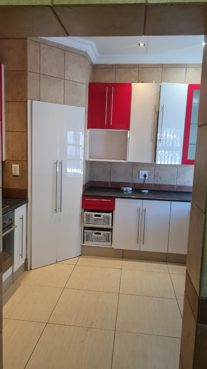  Bedroom Property for Sale in Annlin Gauteng