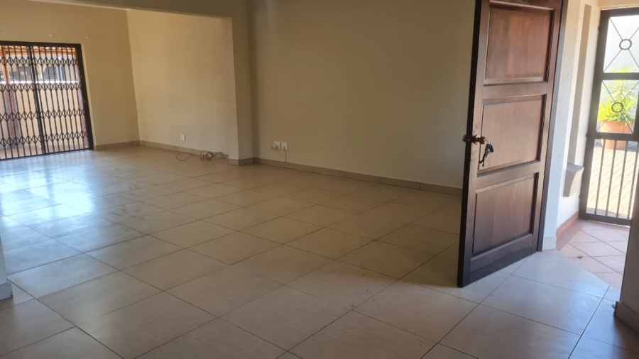  Bedroom Property for Sale in Annlin Gauteng