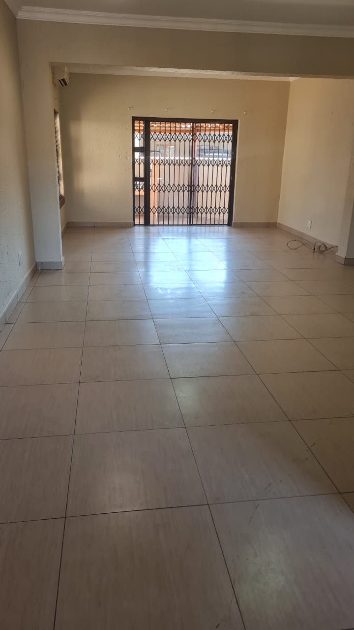  Bedroom Property for Sale in Annlin Gauteng